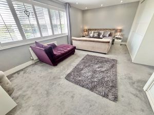 Bedroom- click for photo gallery